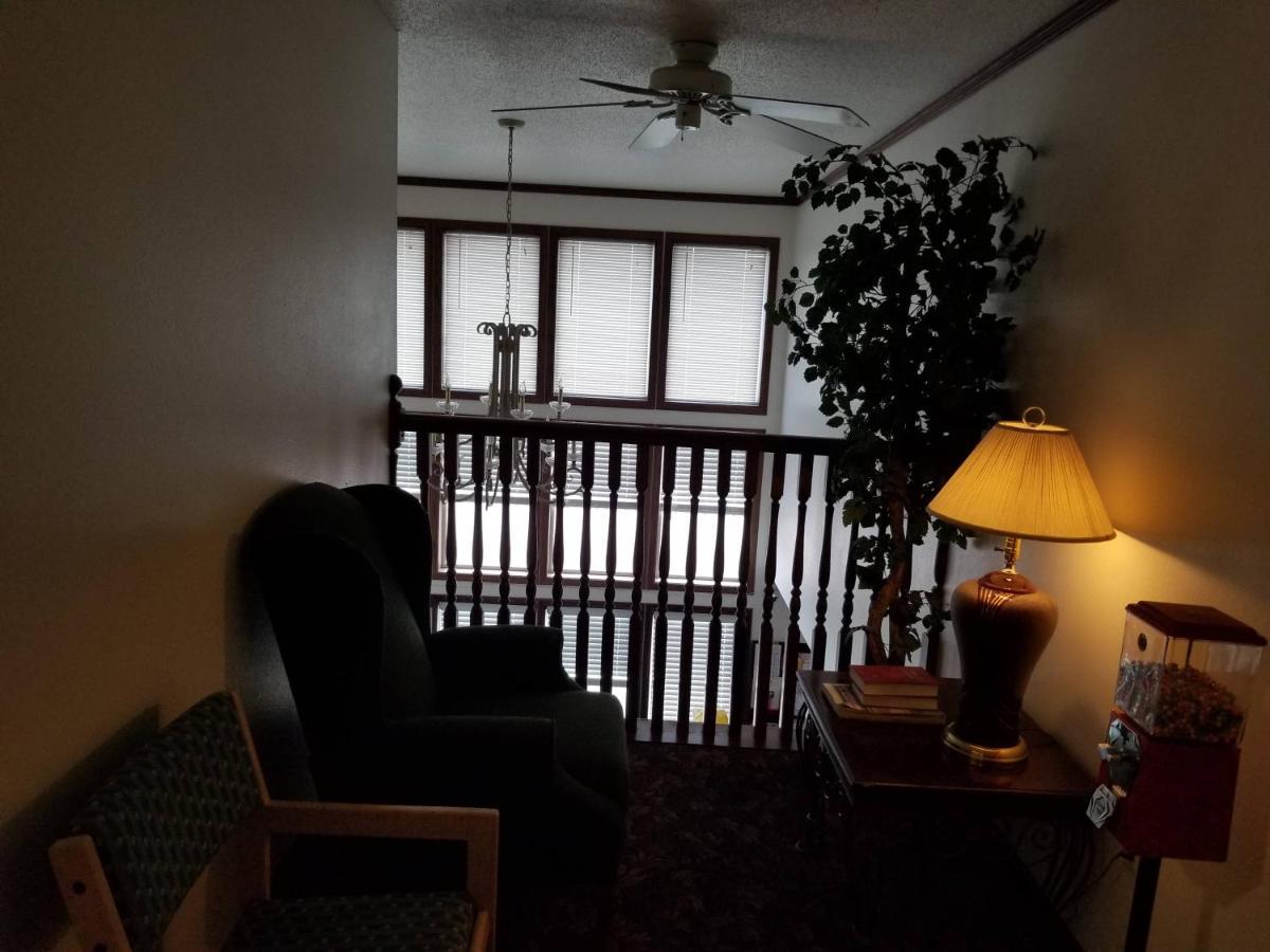 Bilmar Inn & Suites Dell Rapids Exterior photo